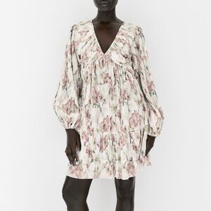 H&M Plisse Dress in Dusty Pink/Floral sz M